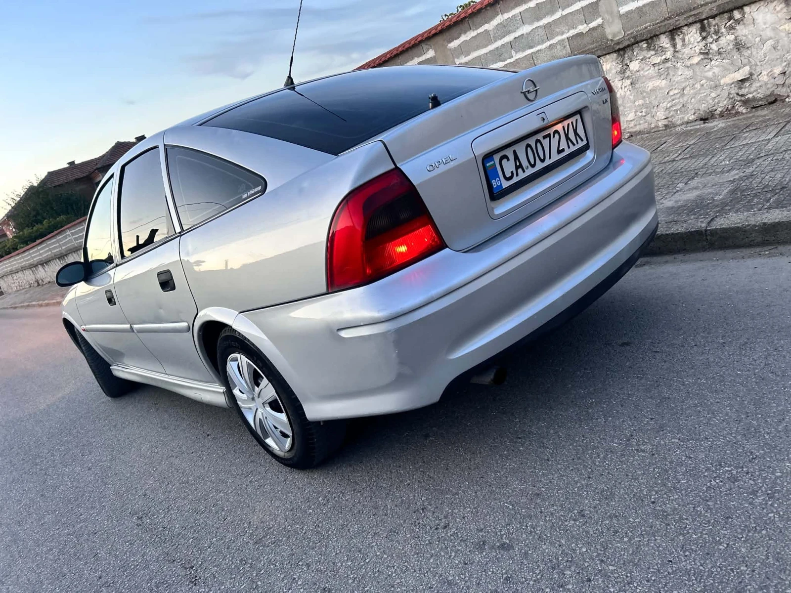 Opel Vectra 1.6 Бензин , снимка 14 - Автомобили и джипове - 56253905