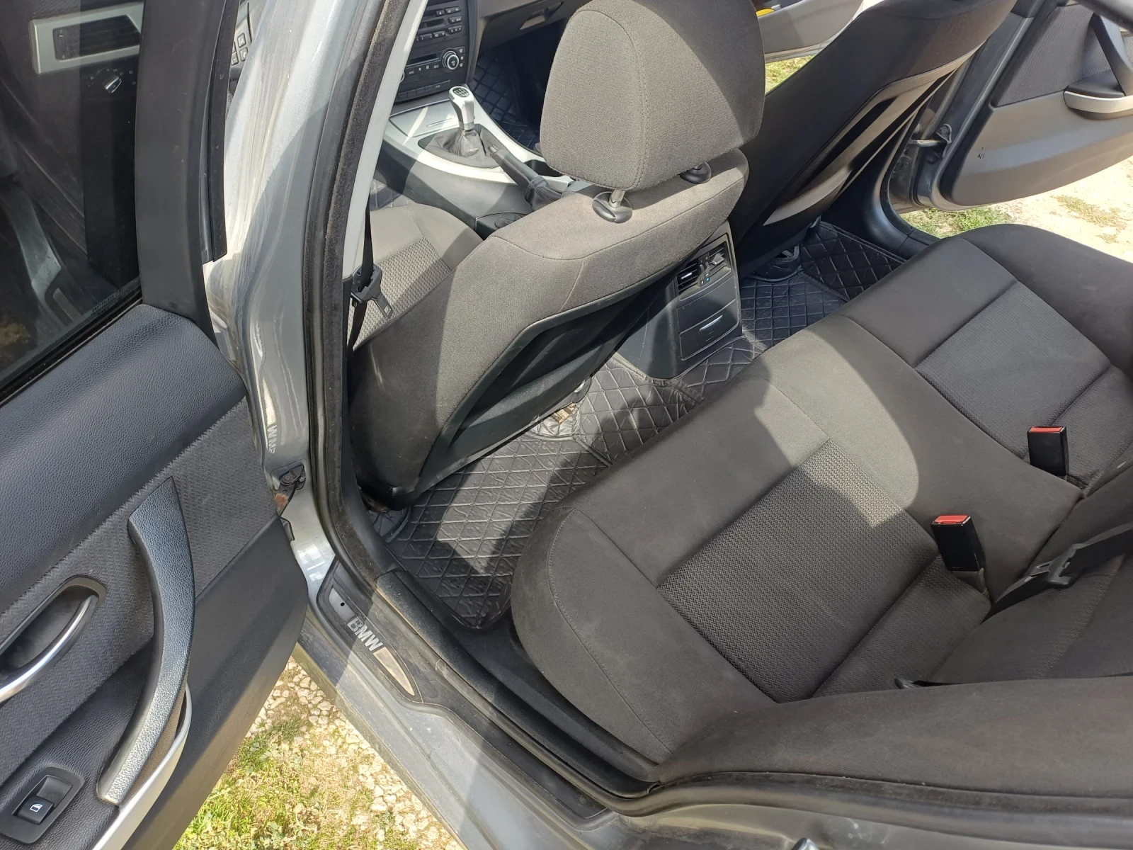 BMW 320 Е90 FASE 6 skorosti, снимка 11 - Автомобили и джипове - 56335912