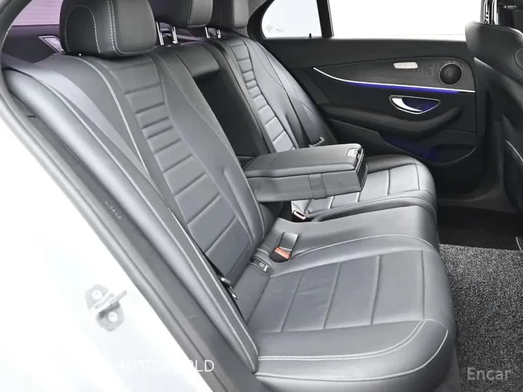 Mercedes-Benz E 220 * E220d 4MATIC Avantgarde * , снимка 12 - Автомобили и джипове - 56563900