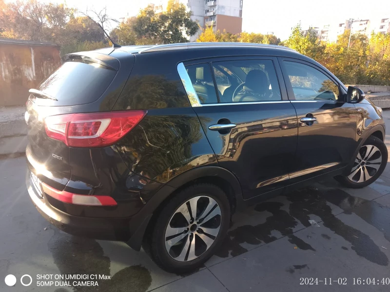 Kia Sportage 2.0 CDI, снимка 3 - Автомобили и джипове - 47985674