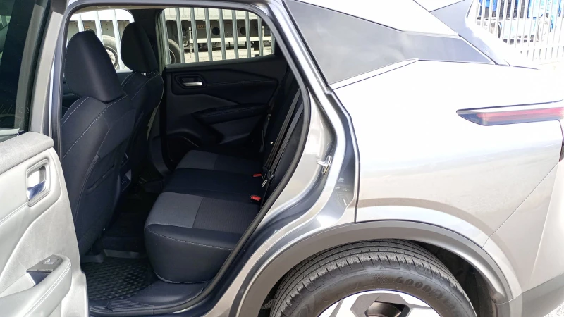 Nissan Qashqai 1.3 DIG-T  158 кс Mild Hybrid Xtronic, снимка 7 - Автомобили и джипове - 52393562
