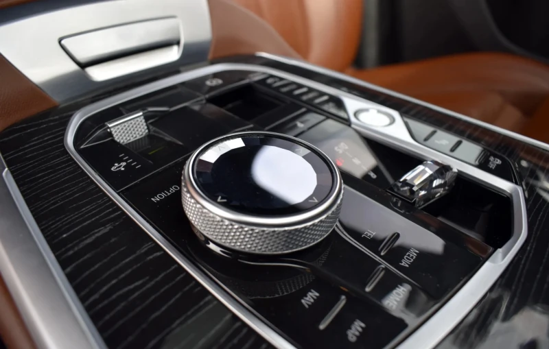 BMW X7 M60i xDrive, снимка 9 - Автомобили и джипове - 52490342