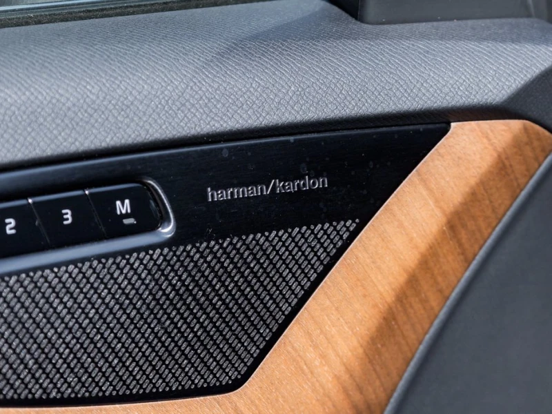Volvo Xc90 T6 AWD Momentum 7-Seater HARMAN KARDON 20 WHEEL, снимка 11 - Автомобили и джипове - 53009876