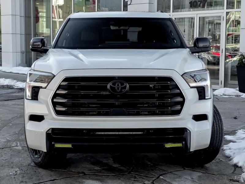 Toyota Sequoia * Limited 4WD | Leather | Sunroof | Alloys * 360, снимка 4 - Автомобили и джипове - 53535491