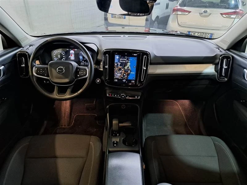 Volvo XC40, снимка 12 - Автомобили и джипове - 48927456