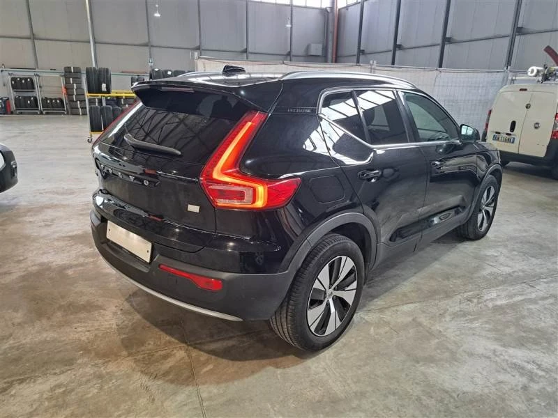 Volvo XC40, снимка 4 - Автомобили и джипове - 48927456