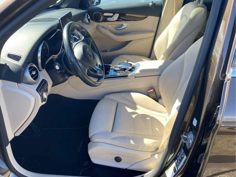 Mercedes-Benz GLC 300 * 4MATIC * PANO * 360 * CARFAX, снимка 16 - Автомобили и джипове - 55816552