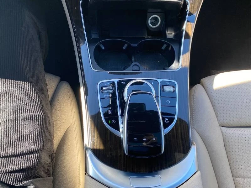 Mercedes-Benz GLC 300 * 4MATIC * PANO * 360 * CARFAX, снимка 12 - Автомобили и джипове - 55816552