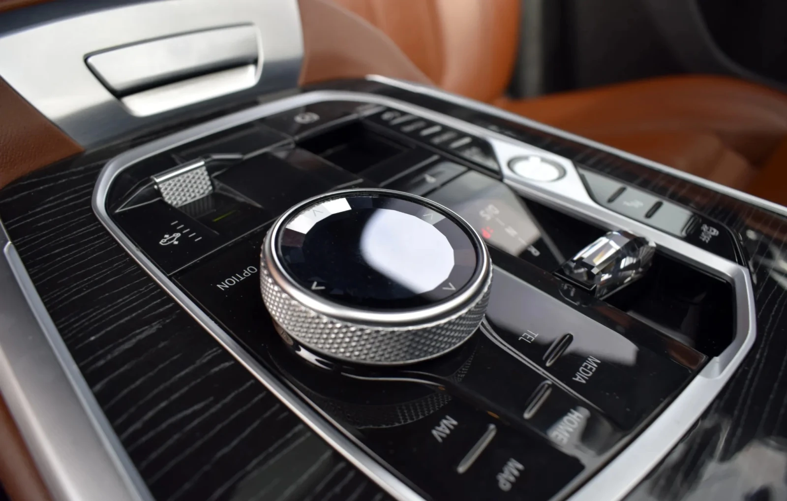 BMW X7 M60i xDrive - изображение 9