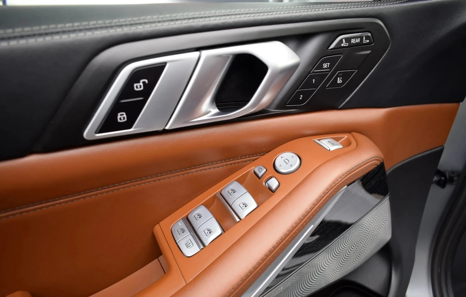 BMW X7 M60i xDrive - изображение 6