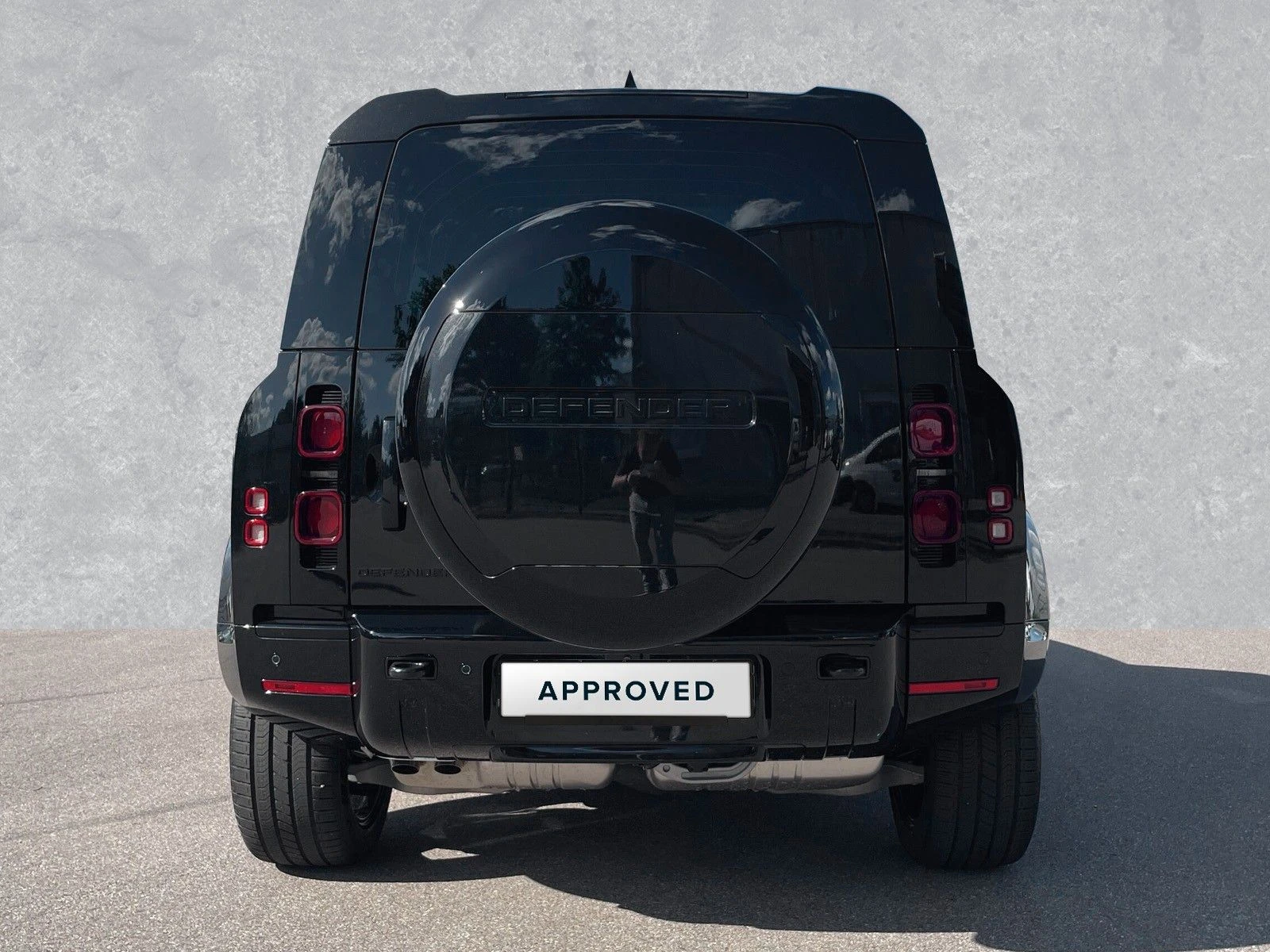 Land Rover Defender 110 D300 X-DYNAMIC HSE BLACK - изображение 4