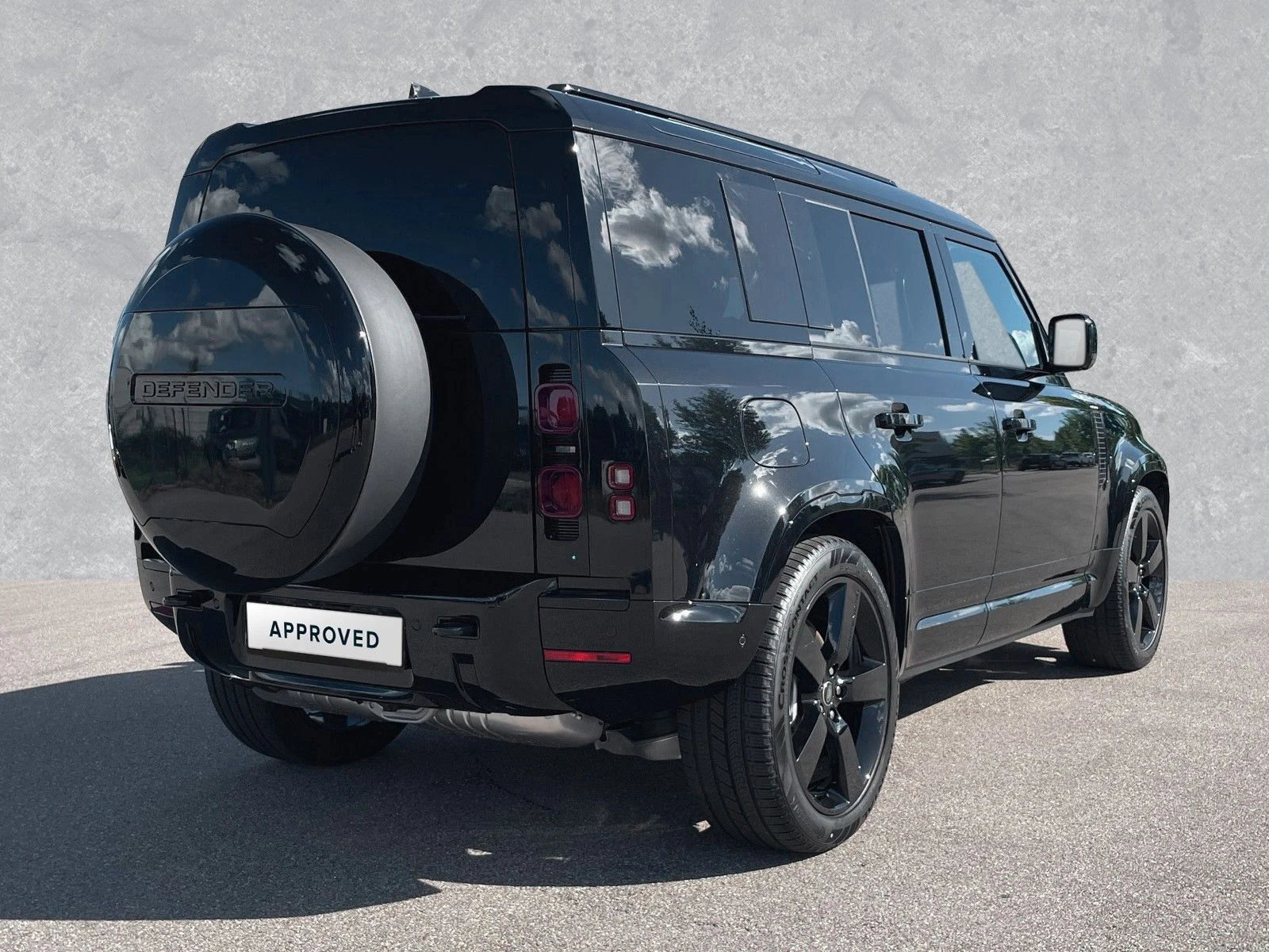 Land Rover Defender 110 D300 X-DYNAMIC HSE BLACK - изображение 2