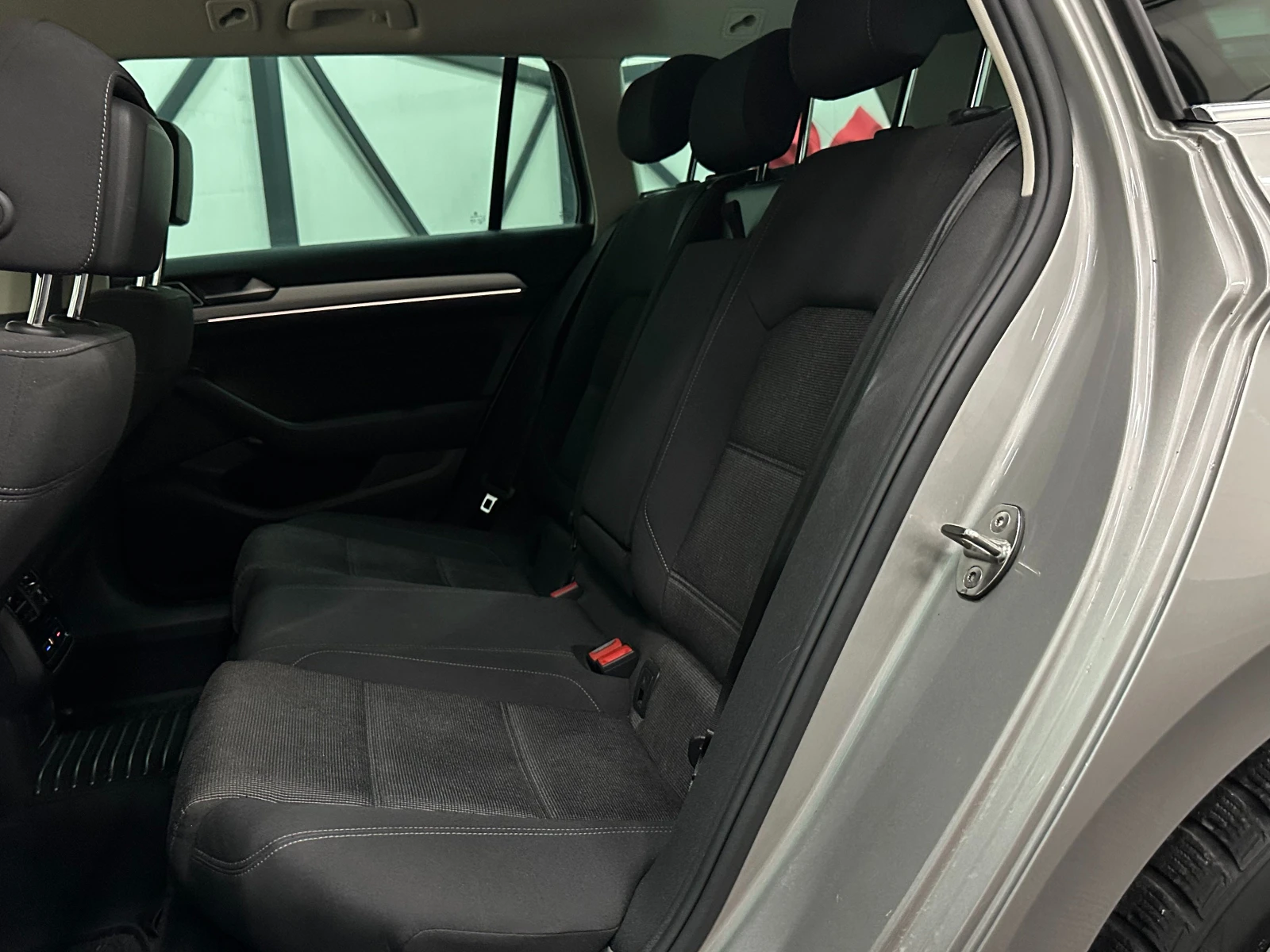 VW Passat САМОПАРКИРАНЕ* ПОДГРЕВ* МЪРТВИ ТОЧКИ, снимка 17 - Автомобили и джипове - 53145750
