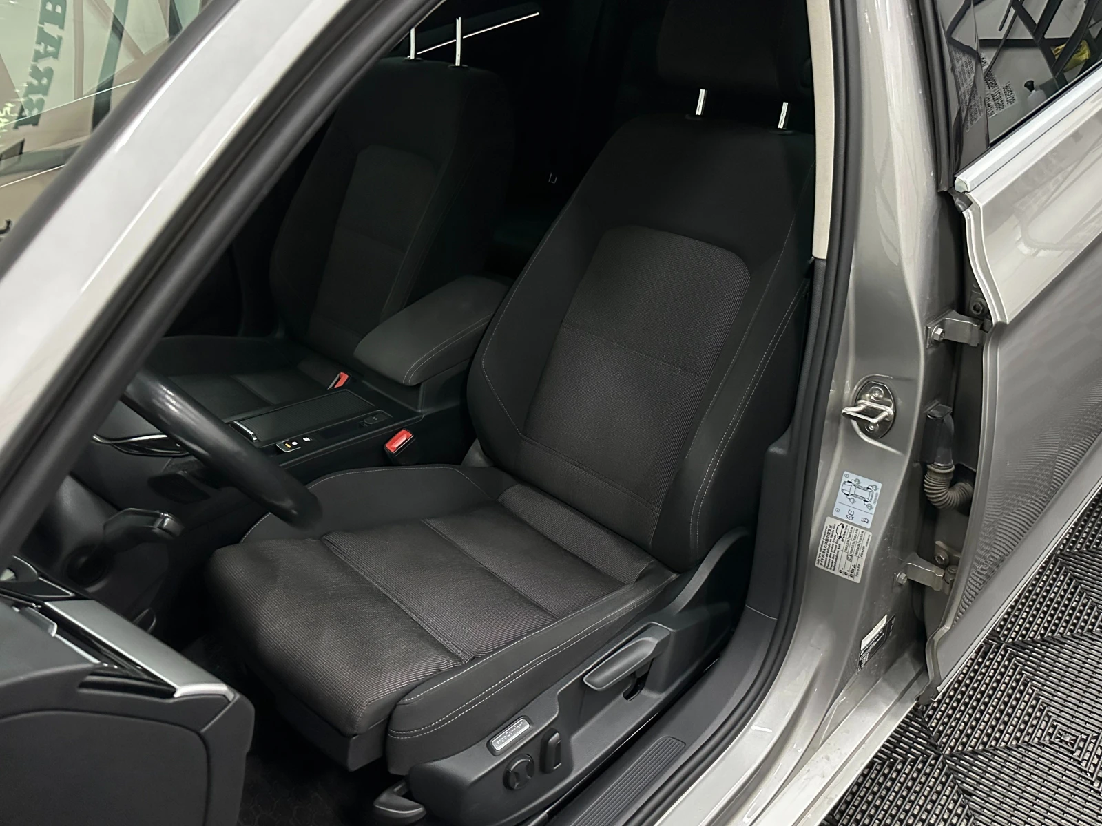 VW Passat САМОПАРКИРАНЕ* ПОДГРЕВ* МЪРТВИ ТОЧКИ, снимка 16 - Автомобили и джипове - 53145750