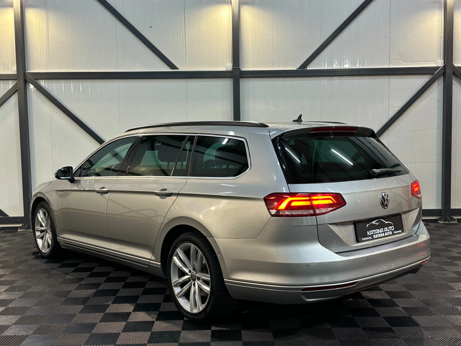 VW Passat САМОПАРКИРАНЕ* ПОДГРЕВ* МЪРТВИ ТОЧКИ, снимка 4 - Автомобили и джипове - 53145750