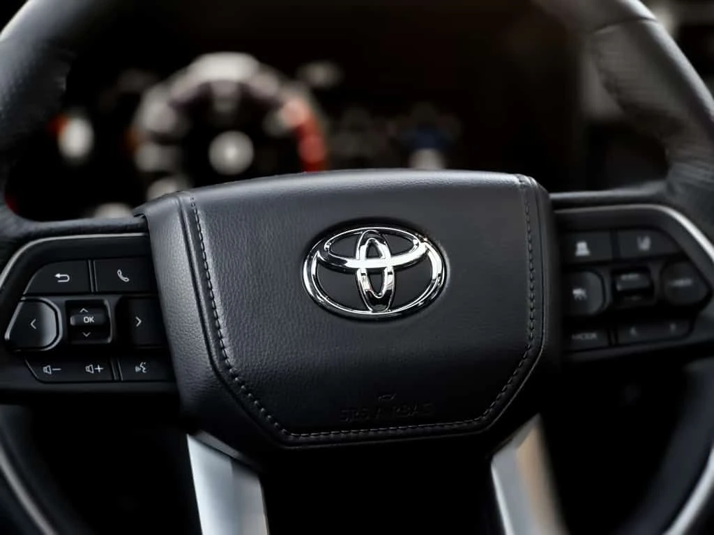 Toyota Sequoia * Limited 4WD | Leather | Sunroof | Alloys * 360 | Mobile.bg � ����������� 9