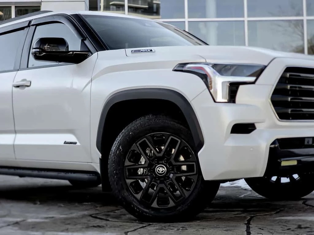 Toyota Sequoia * Limited 4WD | Leather | Sunroof | Alloys * 360 | Mobile.bg � ����������� 3