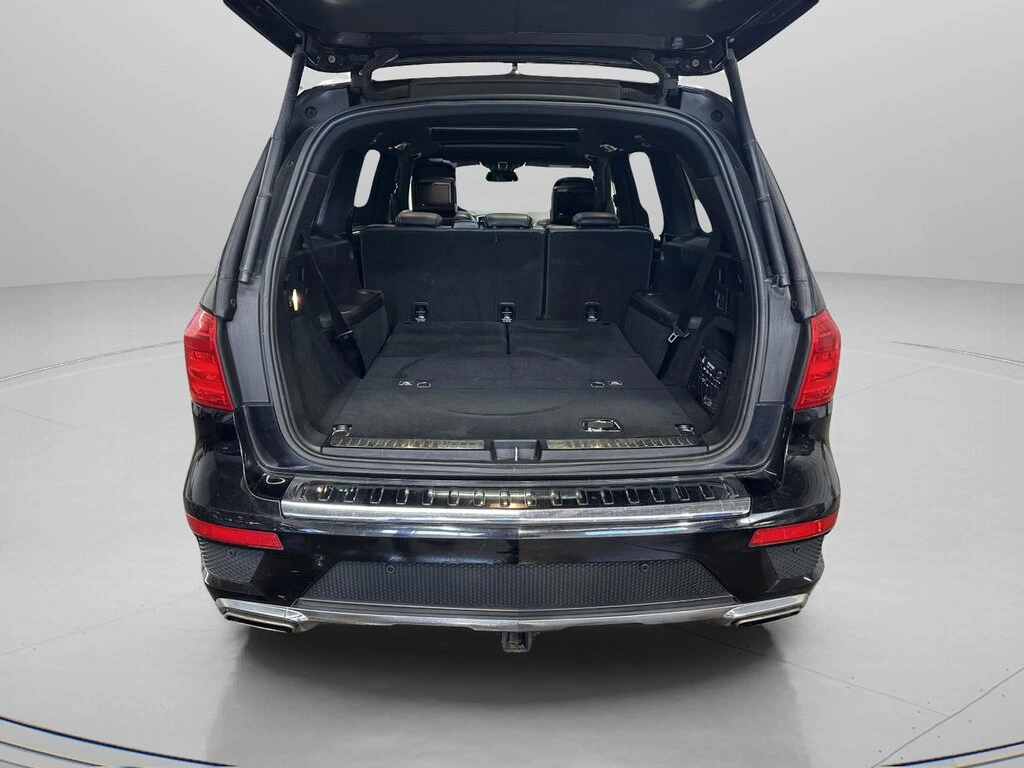 Mercedes-Benz GL 550 4MATIC* КОжа* Подгрев* Обдухване* Кейлес* Blind Sp - изображение 6