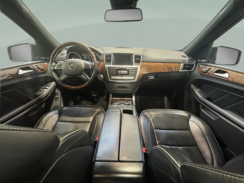Mercedes-Benz GL 550 4MATIC* КОжа* Подгрев* Обдухване* Кейлес* Blind Sp - изображение 7