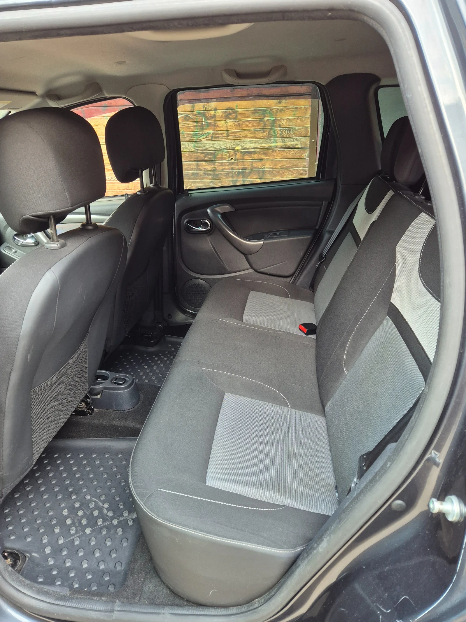 Dacia Duster dCi 110 hp 4x4, снимка 16 - Автомобили и джипове - 53879812