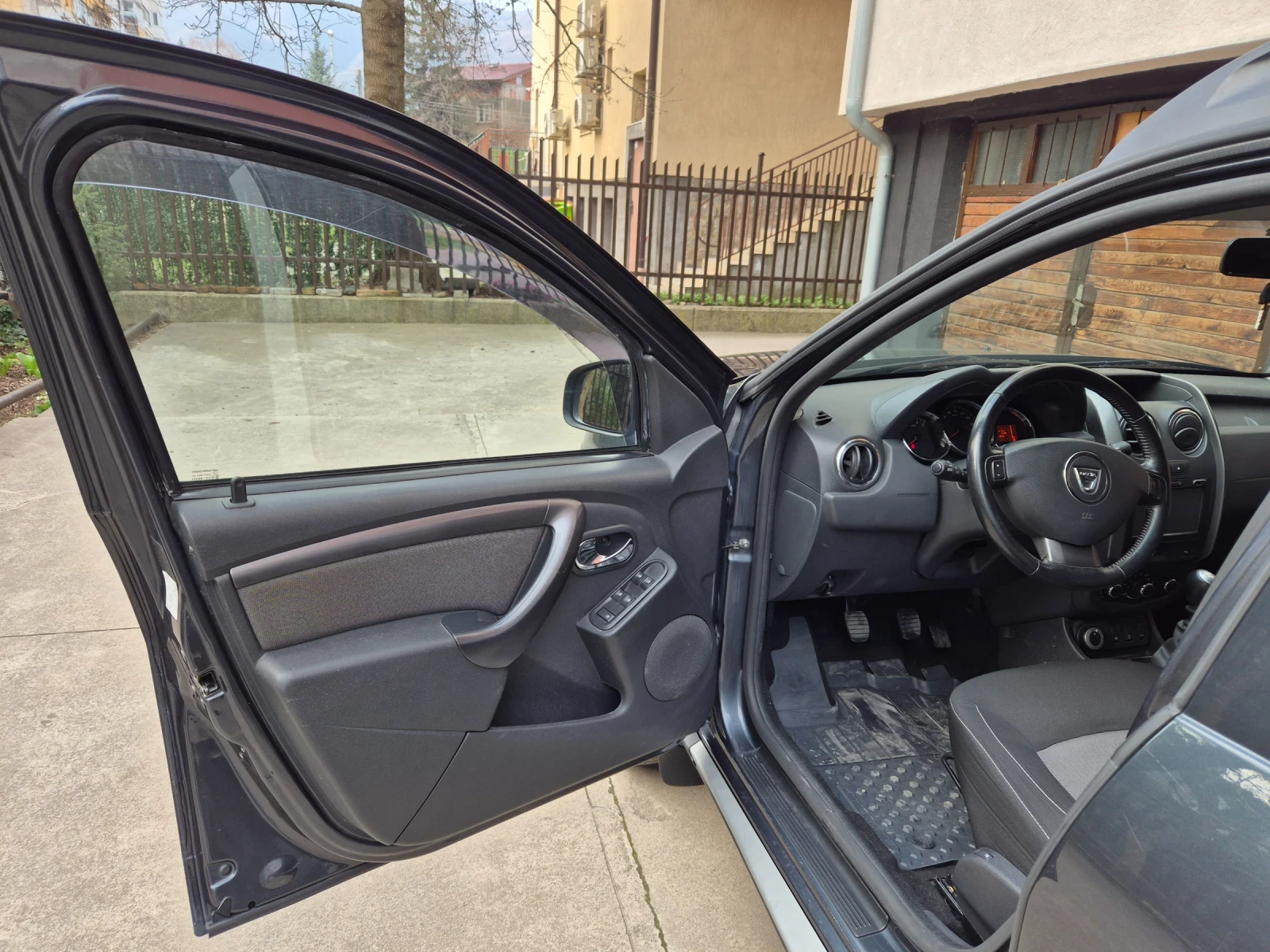 Dacia Duster dCi 110 hp 4x4, снимка 4 - Автомобили и джипове - 53879812