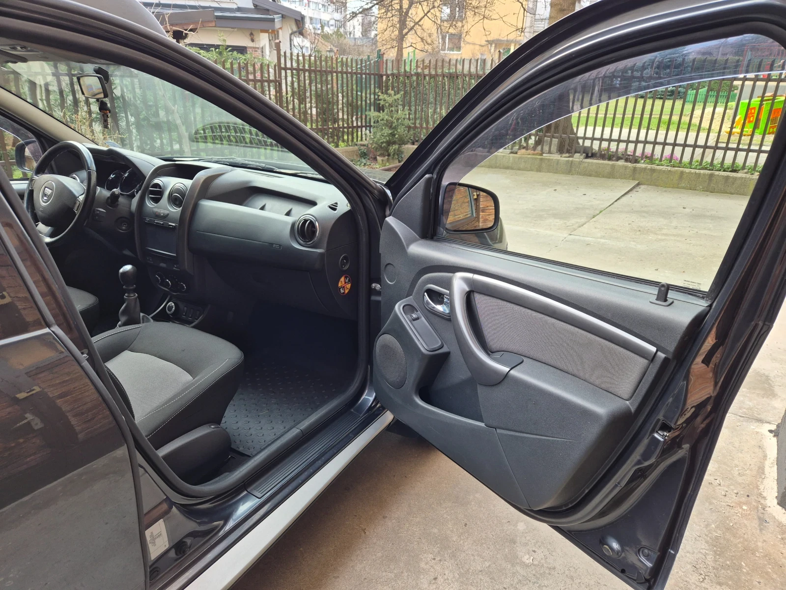 Dacia Duster dCi 110 hp 4x4, снимка 11 - Автомобили и джипове - 53879812