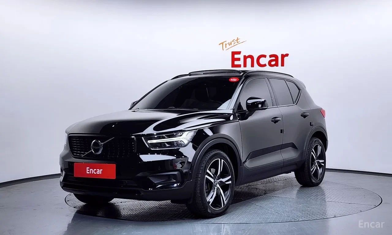 Volvo XC40 2018* R-DESIGN* DISTRONIK* DIGITAL* PANO* КРАЙНА Ц