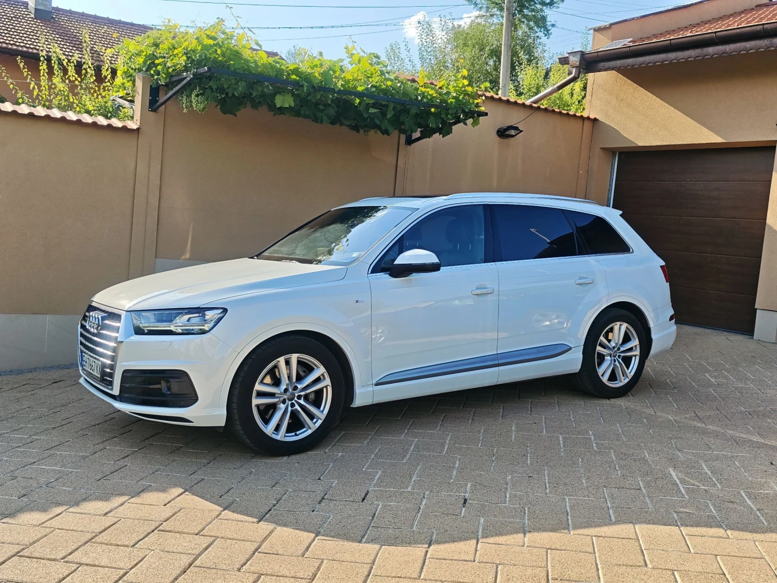 Audi Q7, снимка 3 - Автомобили и джипове - 55413528