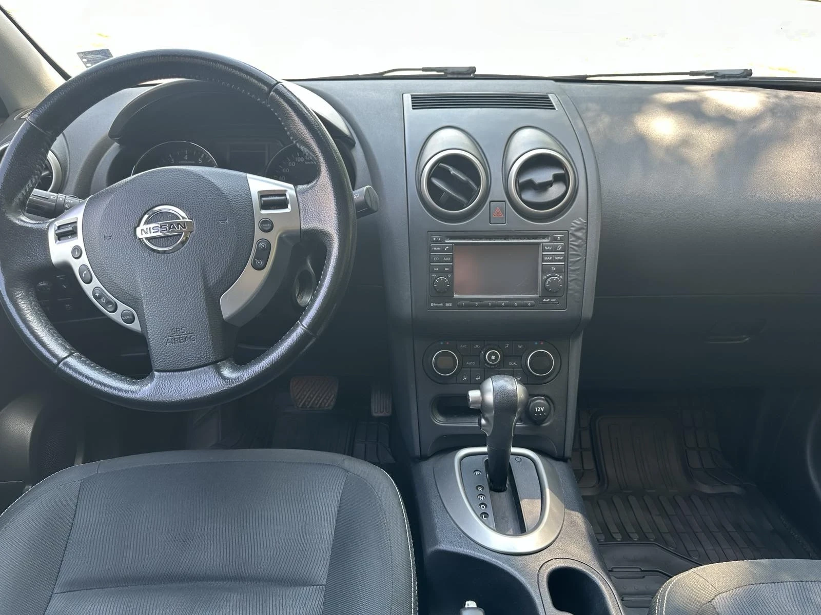 Nissan Qashqai 1.6, снимка 16 - Автомобили и джипове - 55588446