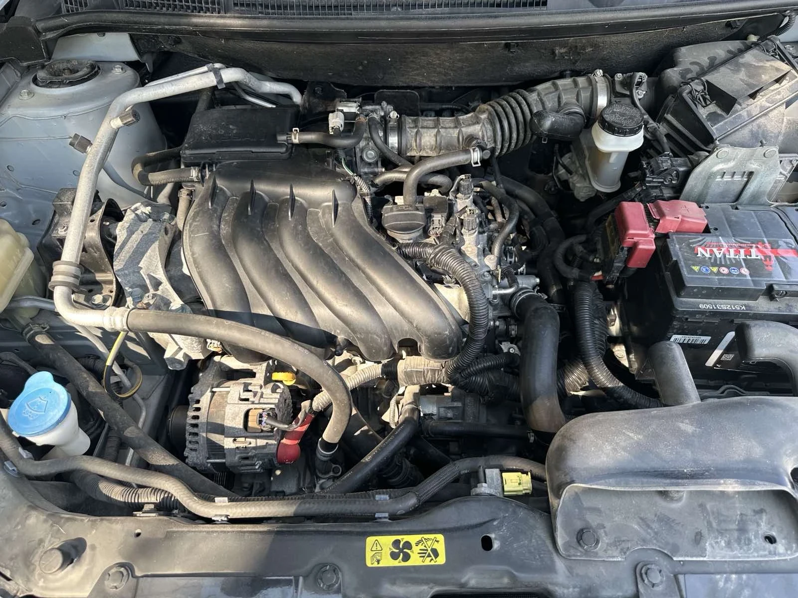 Nissan Qashqai 1.6, снимка 17 - Автомобили и джипове - 55588446