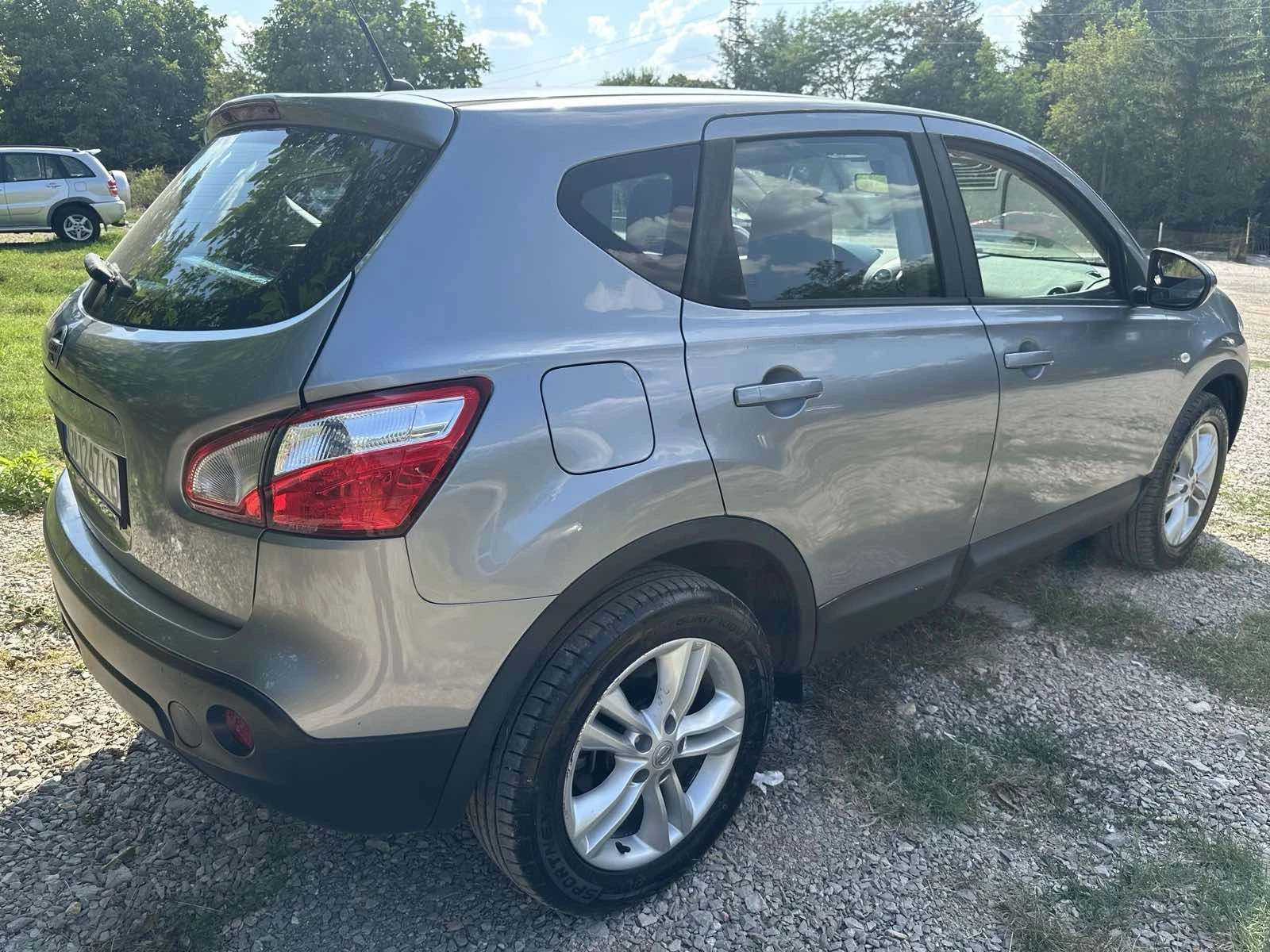 Nissan Qashqai 1.6, снимка 12 - Автомобили и джипове - 55588446