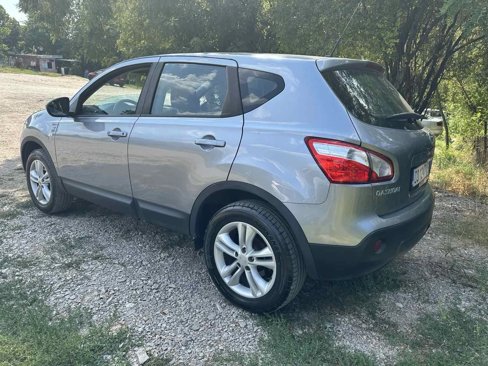 Nissan Qashqai 1.6, снимка 4 - Автомобили и джипове - 55588446