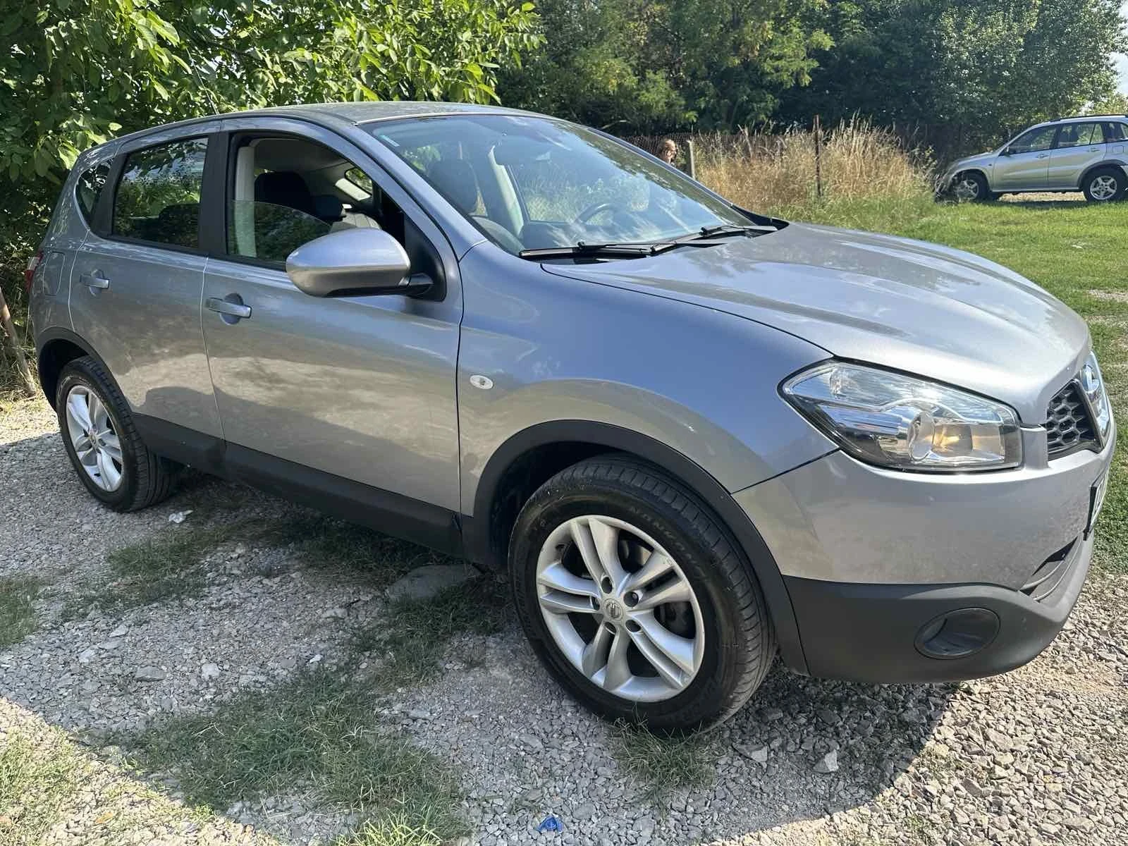 Nissan Qashqai 1.6, снимка 14 - Автомобили и джипове - 55588446
