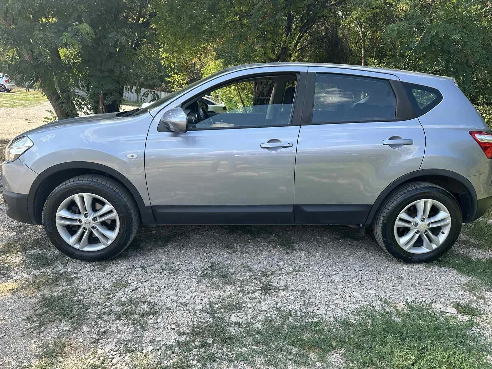 Nissan Qashqai 1.6, снимка 3 - Автомобили и джипове - 55588446