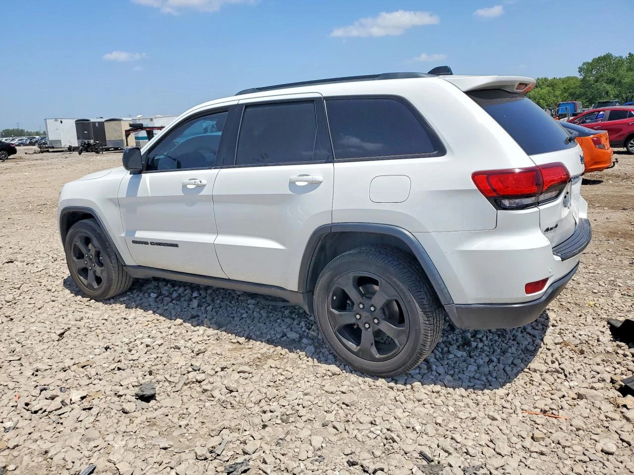 Jeep Grand cherokee 3.6l Laredo, снимка 2 - Автомобили и джипове - 55877785