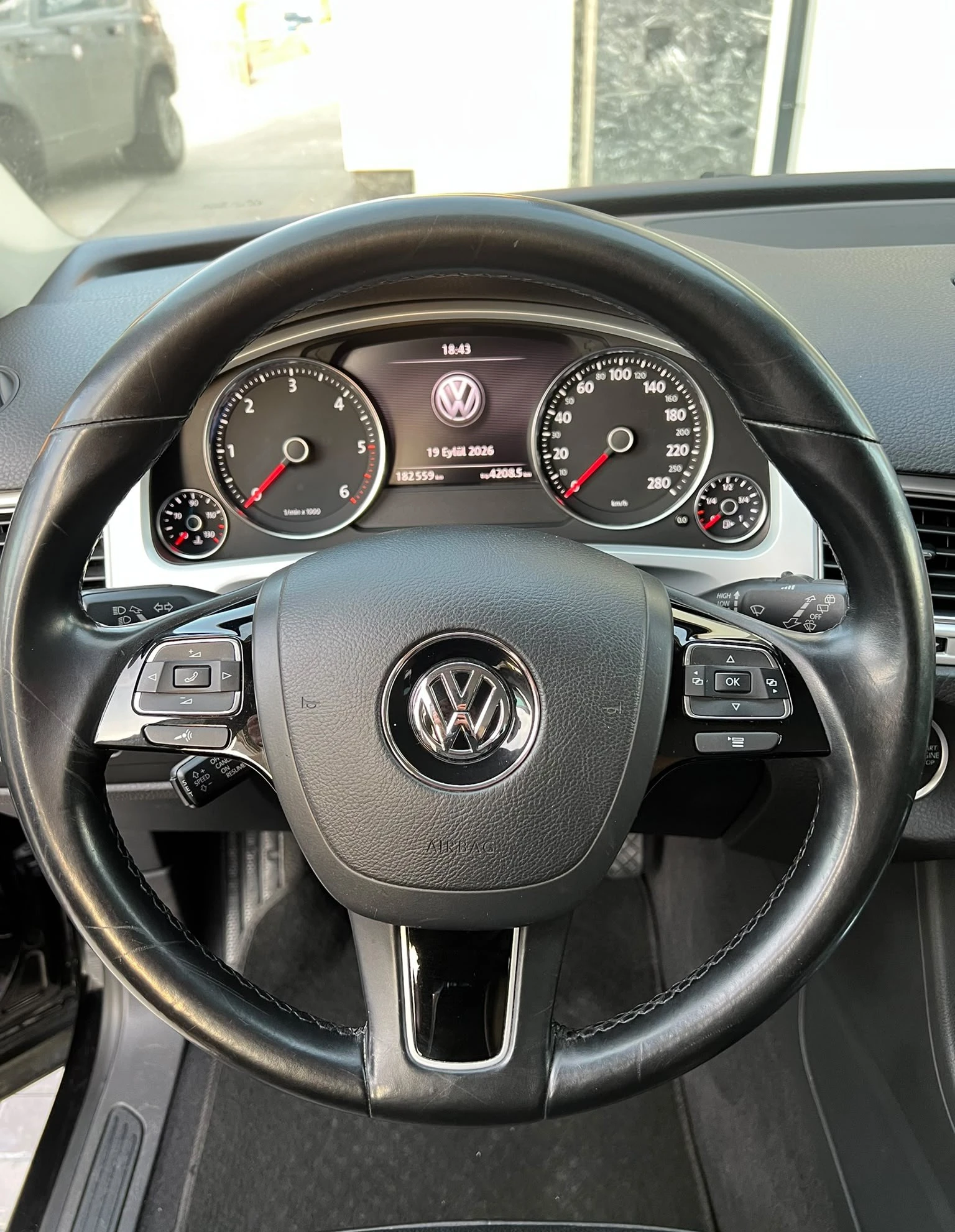 VW Touareg, снимка 11 - Автомобили и джипове - 56167964