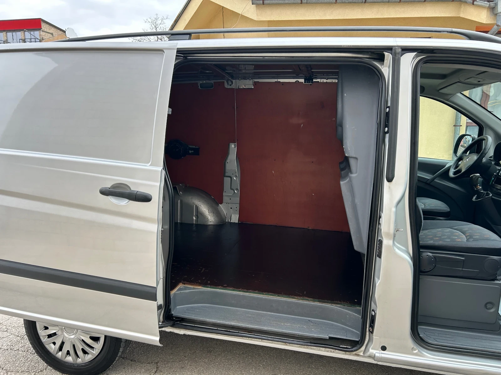 Mercedes-Benz Vito 2.2CDI 95k.c. КЛИМАТИК, снимка 12 - Бусове и автобуси - 54057850