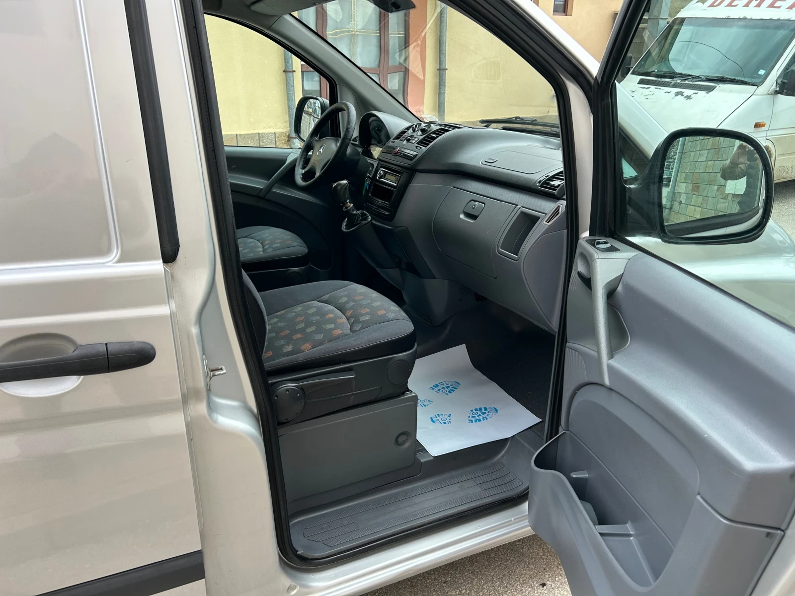 Mercedes-Benz Vito 2.2CDI 95k.c. КЛИМАТИК, снимка 11 - Бусове и автобуси - 54057850