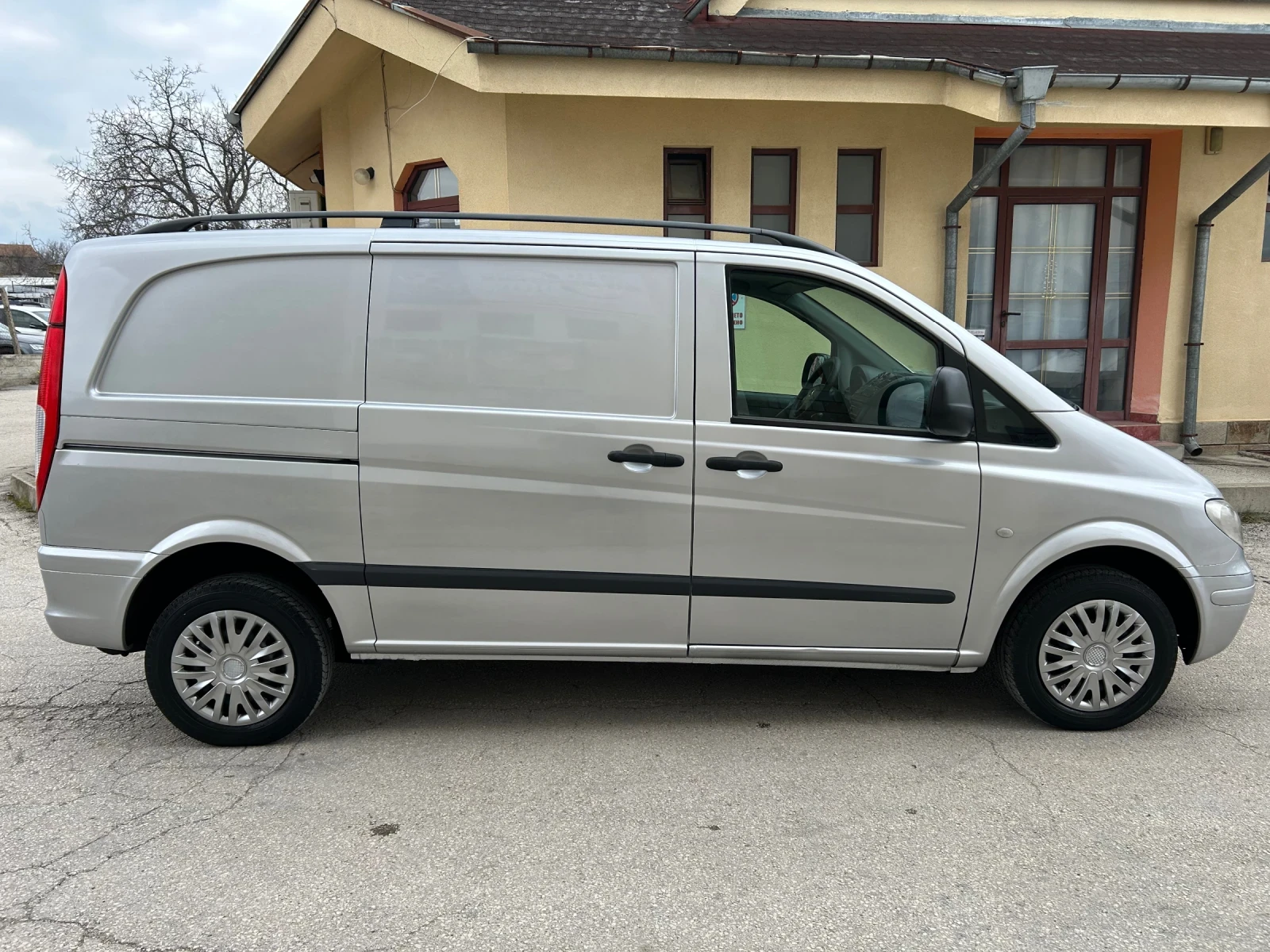 Mercedes-Benz Vito 2.2CDI 95k.c. КЛИМАТИК, снимка 4 - Бусове и автобуси - 54057850
