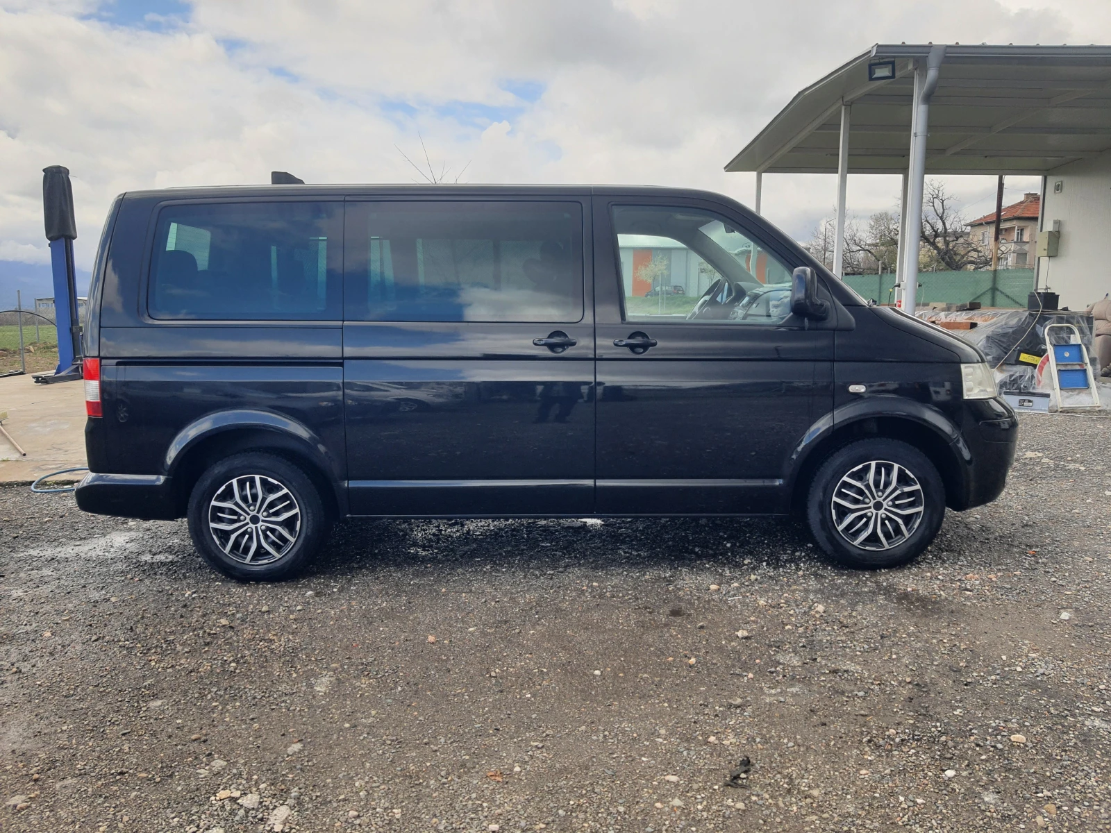 VW Multivan 1.9TDI-NAVI, снимка 6 - Бусове и автобуси - 54083154