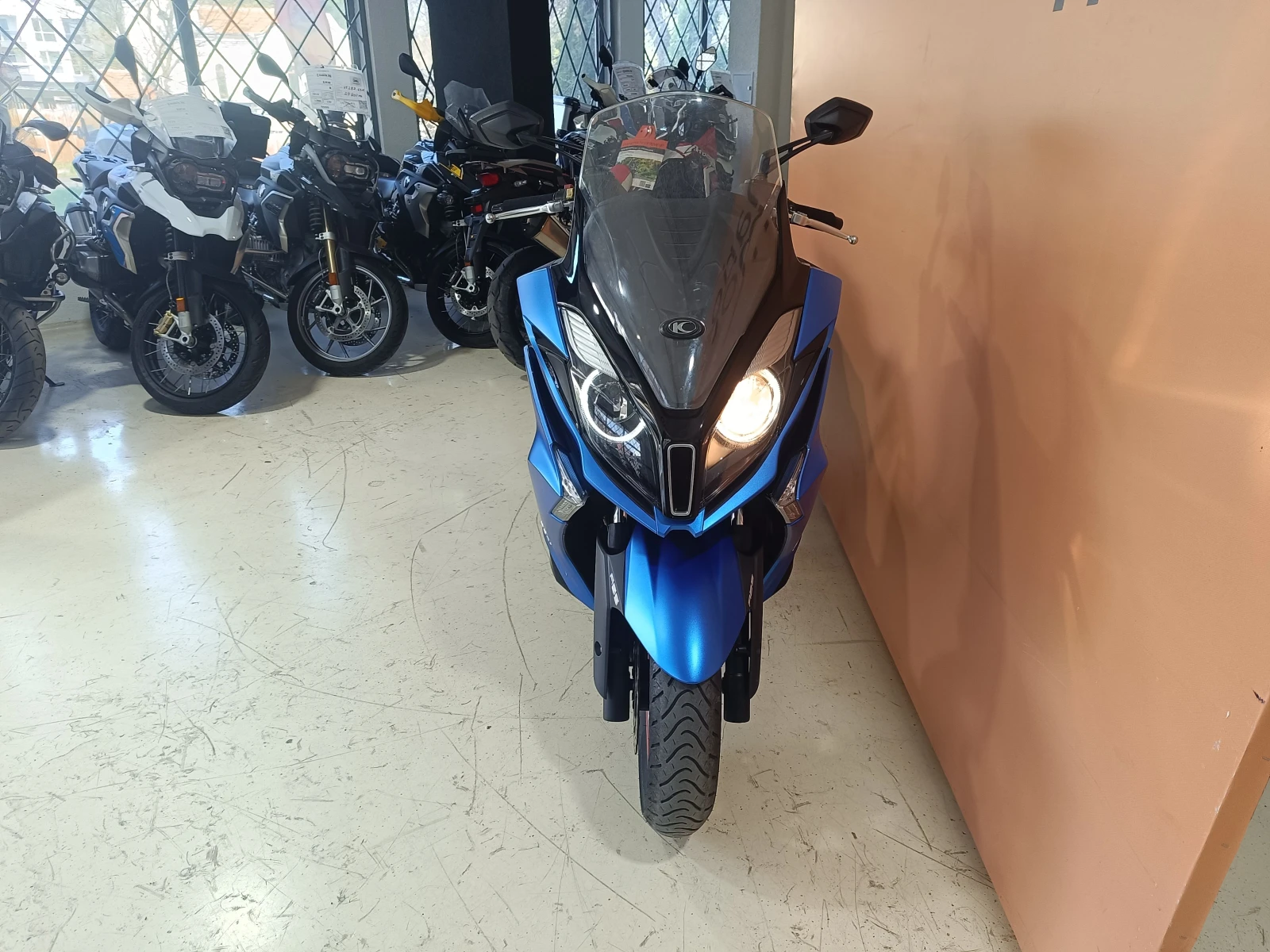 Kymco Downtown 350i LED ABS, снимка 5 - Мотоциклети и мототехника - 54278240