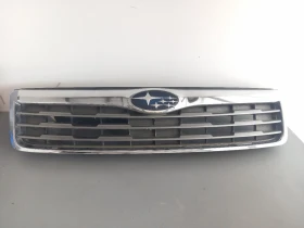 Решетка между фарове Субару Форестър (я)