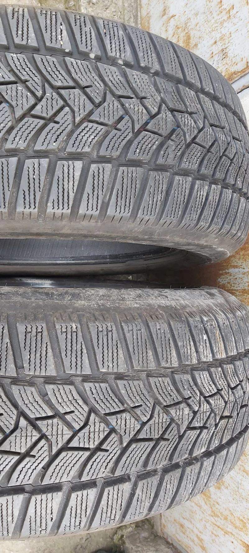 Гуми Зимни 215/65R16, снимка 3 - Гуми и джанти - 32915949