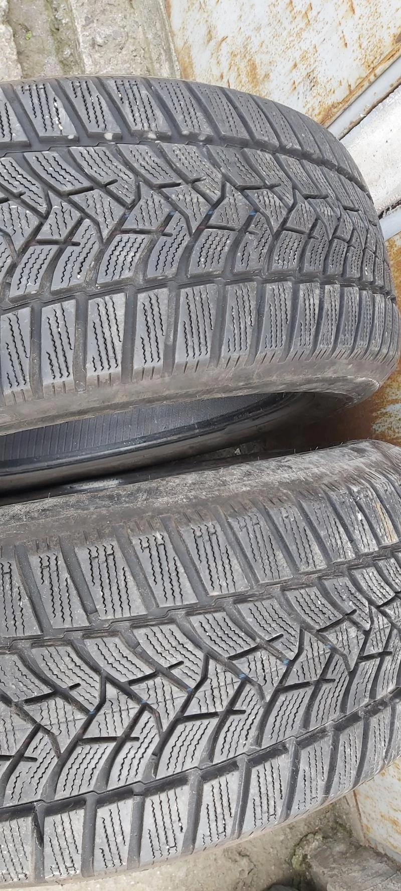 Гуми Зимни 215/65R16, снимка 2 - Гуми и джанти - 32915949