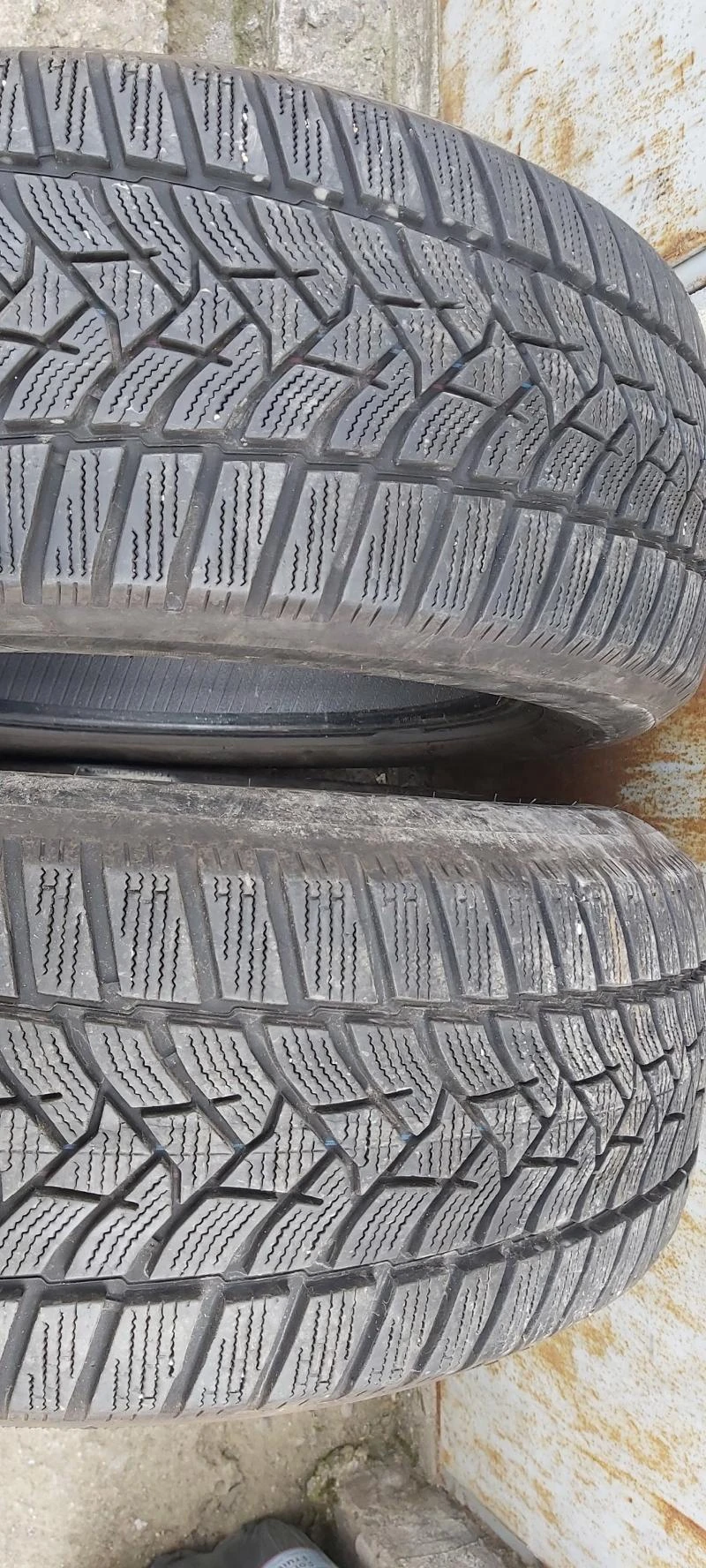 Гуми Зимни 215/65R16, снимка 1 - Гуми и джанти - 32915949