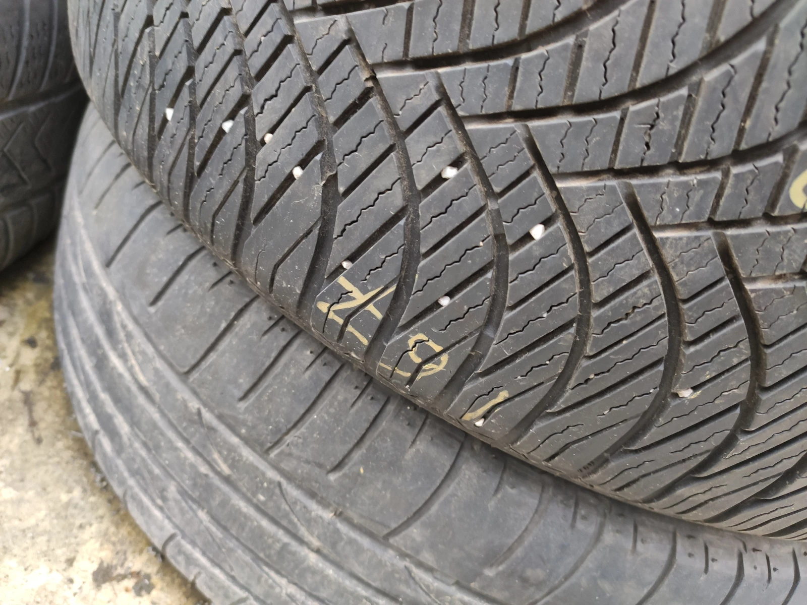  235/45R18 | Mobile.bg   8