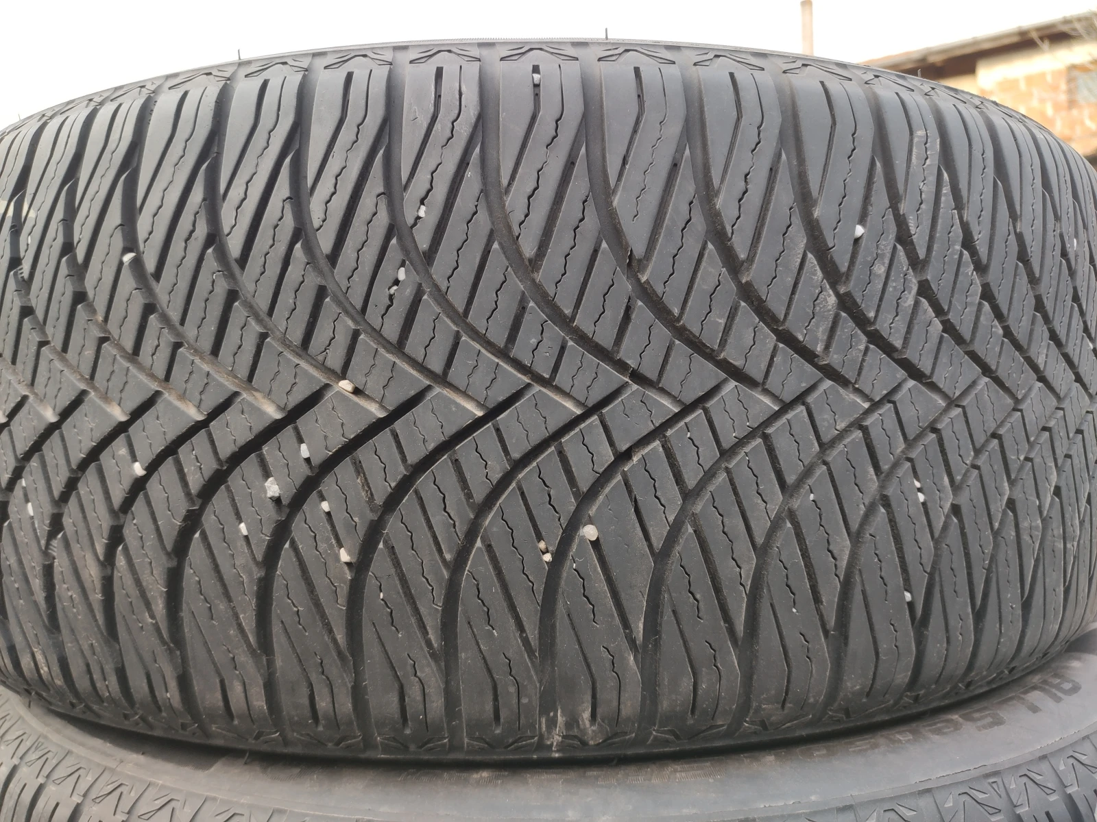  235/45R18 | Mobile.bg   1