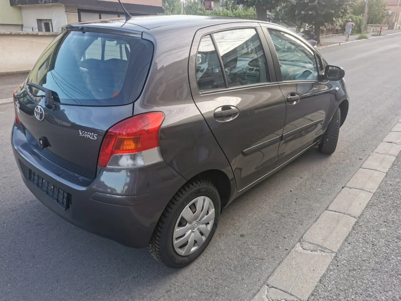 Toyota Yaris 1.0 benzin, feislift, снимка 4 - Автомобили и джипове - 46351967