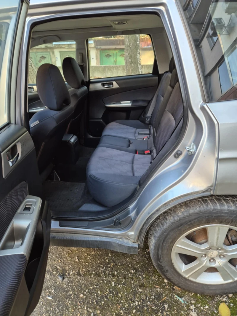 Subaru Forester, снимка 5 - Автомобили и джипове - 47995340