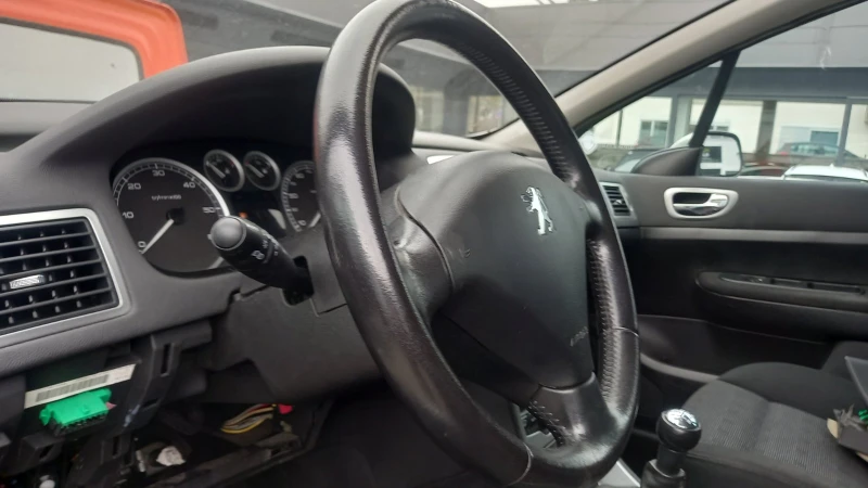 Peugeot 307 2.0 HDI, снимка 8 - Автомобили и джипове - 48348407